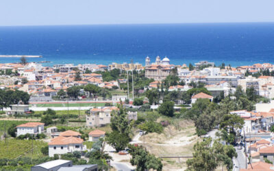 Panoramablick auf Karlovasi (Paleo, Meseo, Neo Karlovasi, Bucht und Hafen)