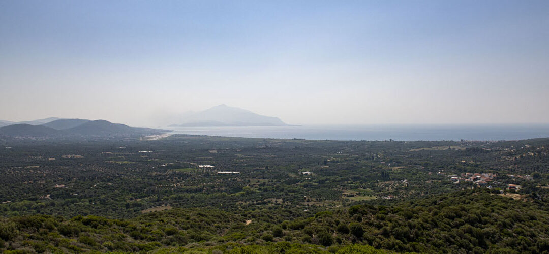 Panoramablick auf die Ebene von Chora