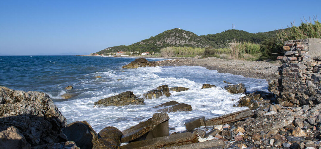 Strand zum Waschen der Körbe für die Weinlese, Gegend von Svala, Agios Konstantinos